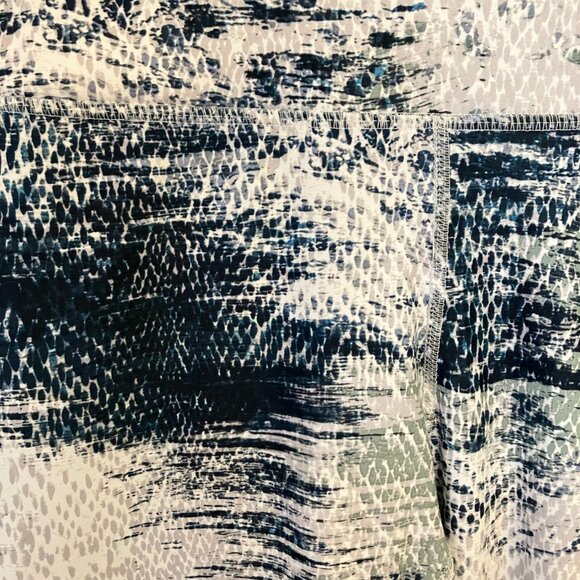 Fabletics Define PowerHold Mid-Rise Capri Leggings Fossil Print Small Athletic - Picture 4 of 8